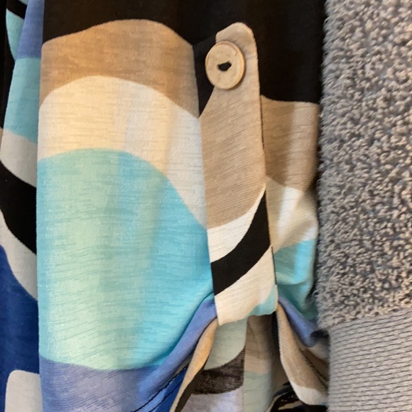 Top - Picture 2 of 4